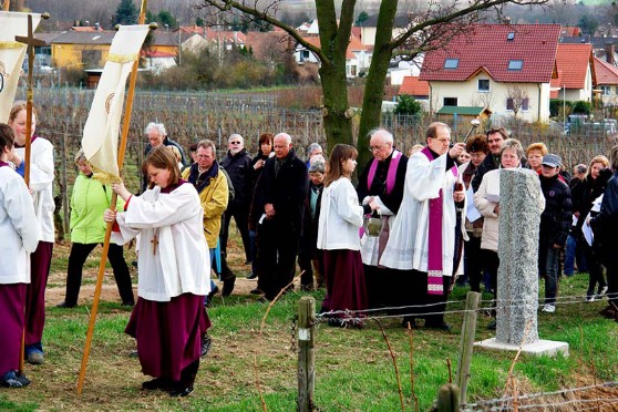 Segnung des Kreuzwegs