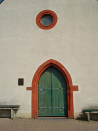 Bronzetafel am Eingang der Klausenberg-Kapelle